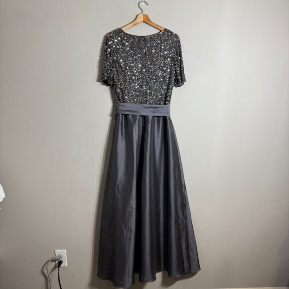 Pisarro Nights Beaded Bodice Satin Maxi Gown Women's 14 Gray Formal Wedding NWT - Picture 4 of 16